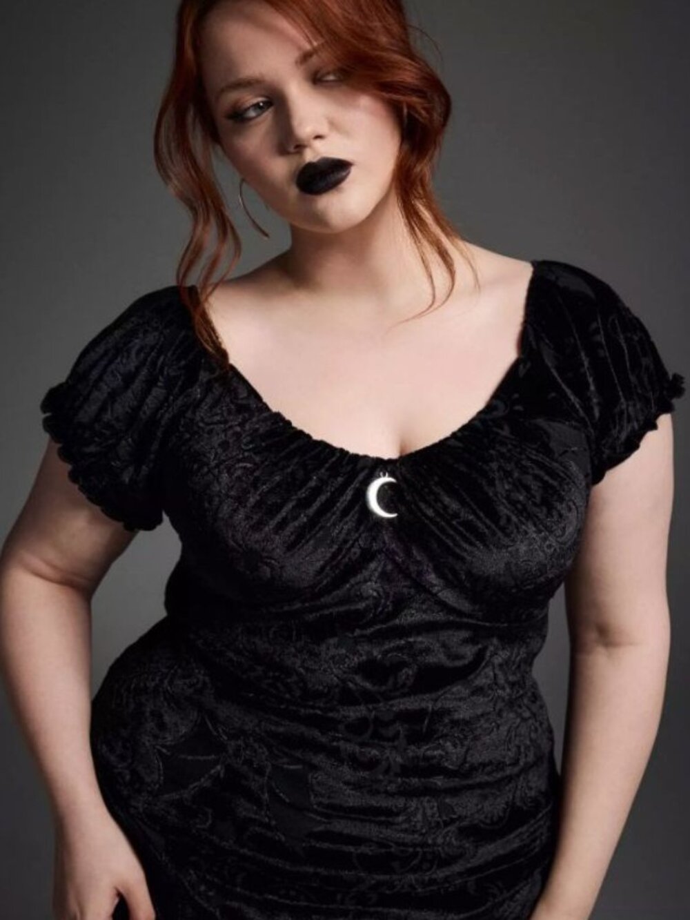 Torrid Nightfall Stretch Velvet Top 18/20 2X Black Moon Charm Whimsigoth NWT